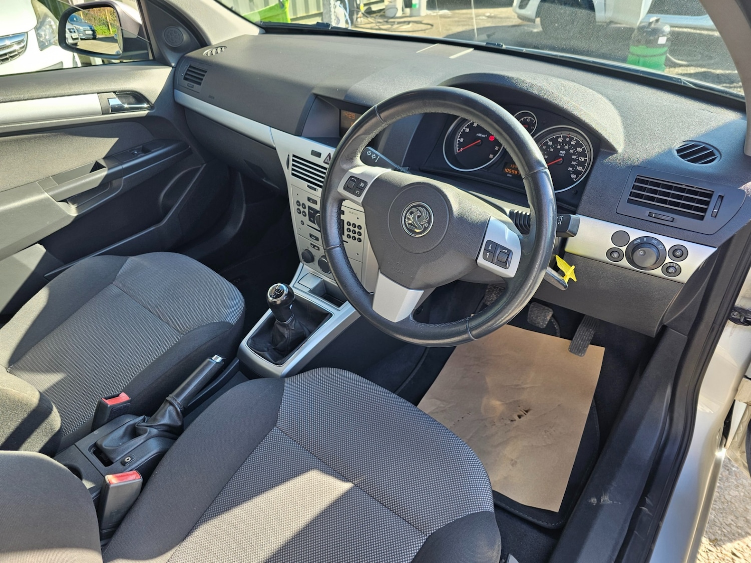 Used Vauxhall Astra 2010 for sale - 77946213: Photo 9