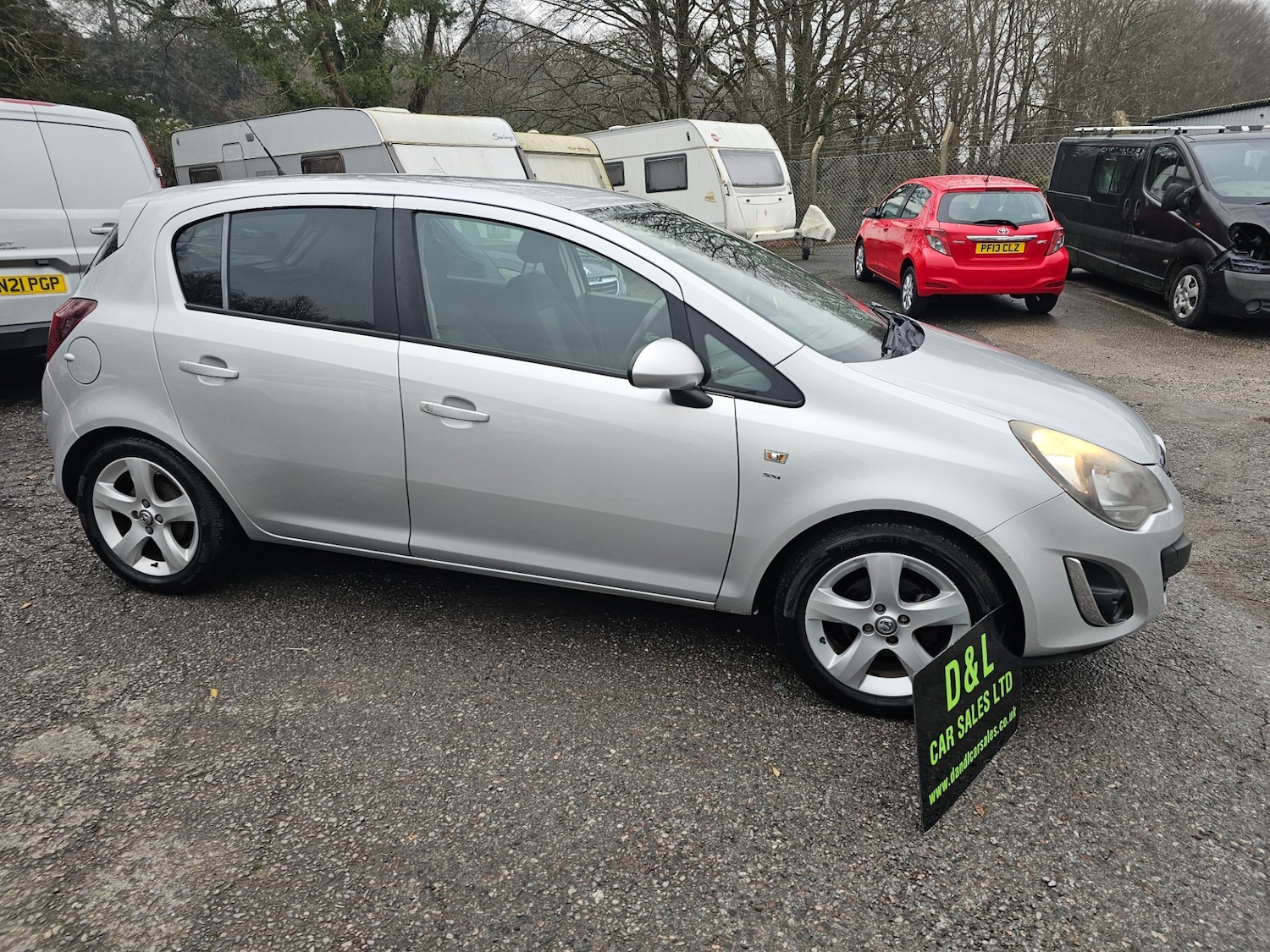 Used Vauxhall Corsa 2013 for sale - 77136162: Photo 2