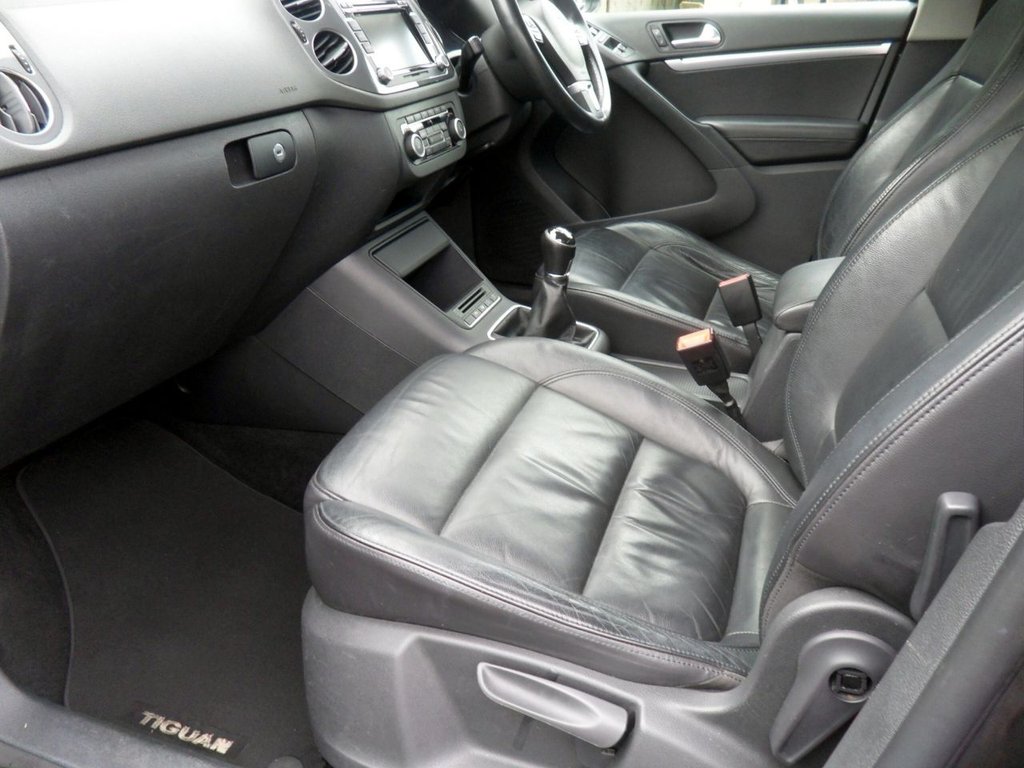 Used Volkswagen Tiguan 2012 for sale - 77697679: Photo 11