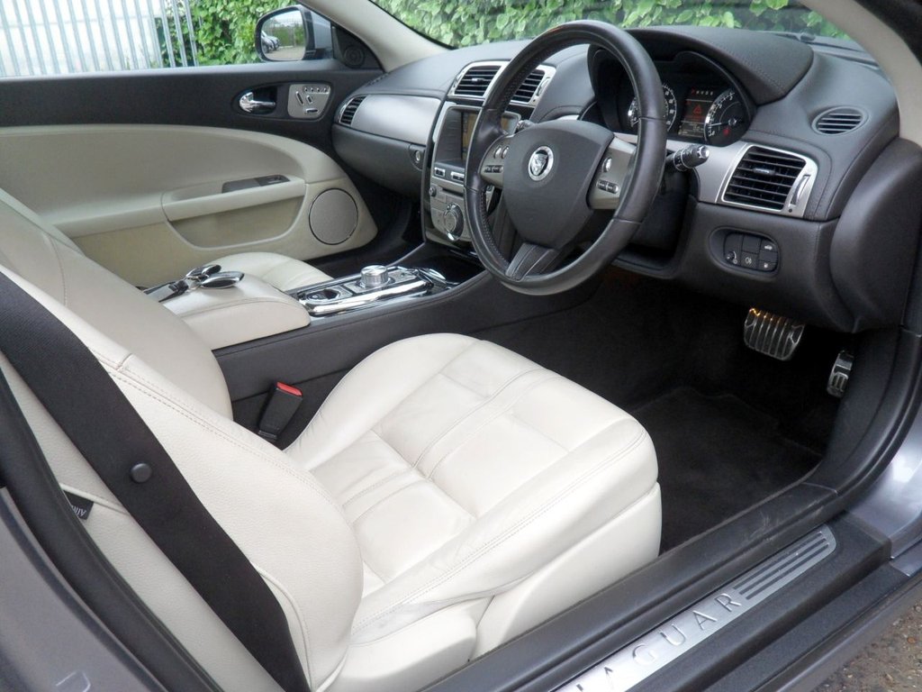 Used Jaguar XK 2009 for sale - 77697677: Photo 5