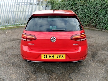 Used Volkswagen Golf 2019 for sale - 76039365: Photo 2