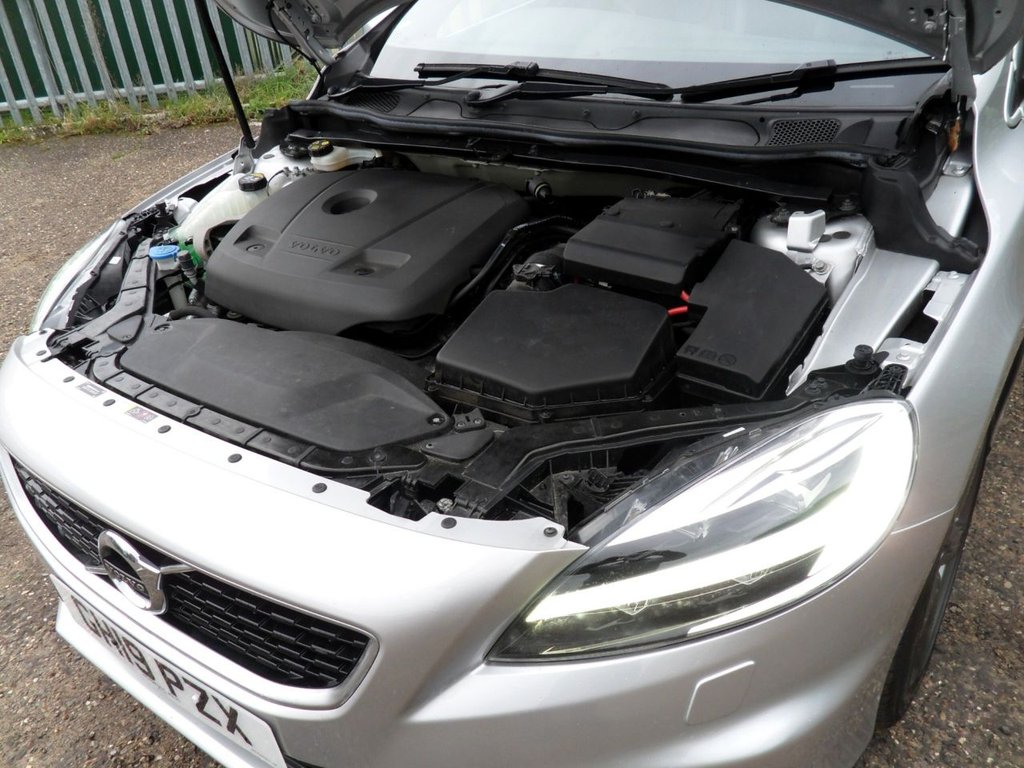 Used Volvo V40 2019 for sale - 77697685: Photo 17