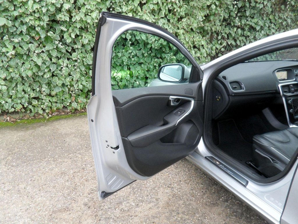 Used Volvo V40 2019 for sale - 77697685: Photo 50