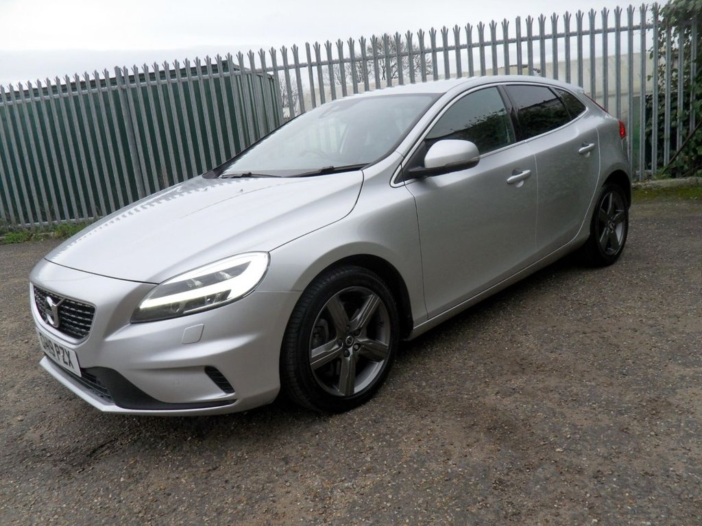 Used Volvo V40 2019 for sale - 77697685: Photo 8