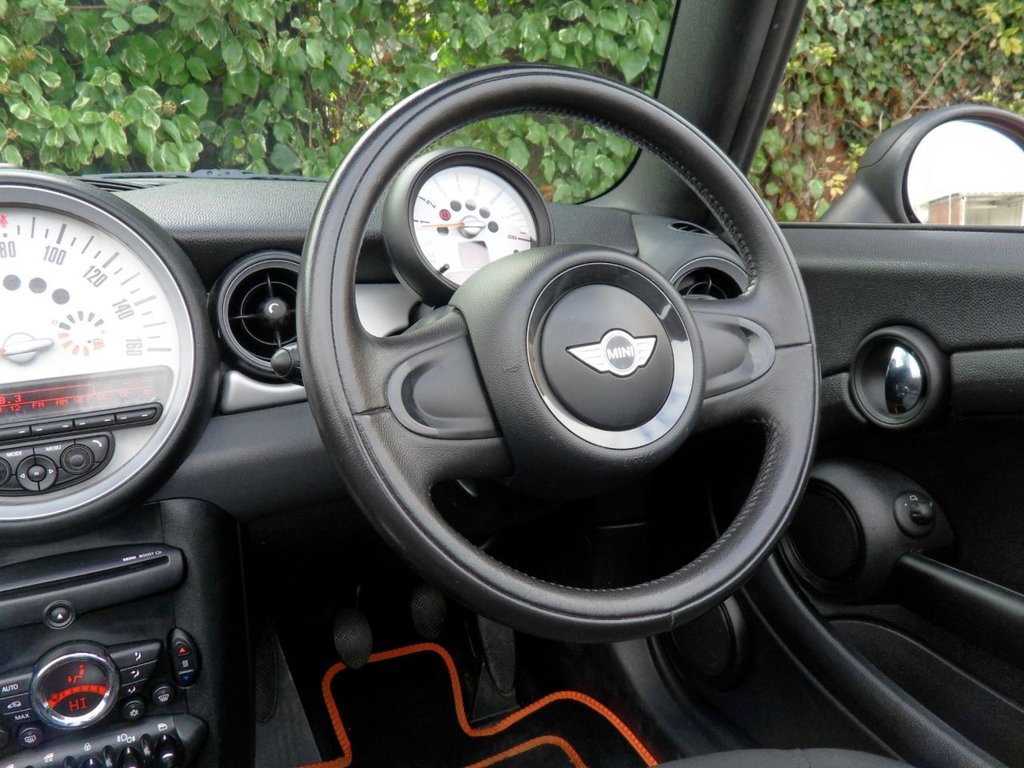 Used MINI Convertible 2011 for sale - 76510092: Photo 18