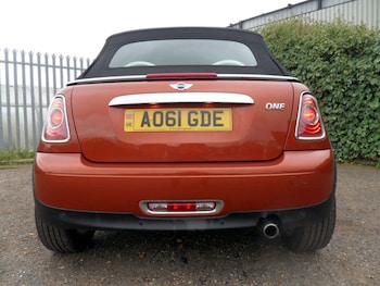 Used MINI Convertible 2011 for sale - 76510092: Photo