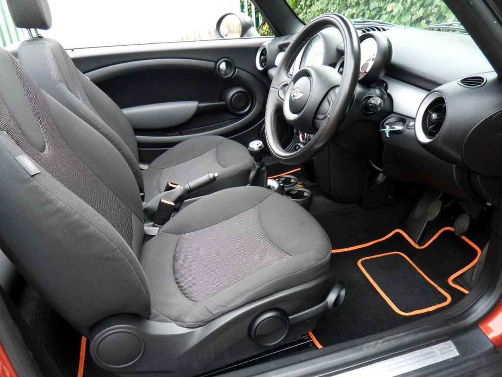 Used MINI Convertible 2011 for sale - 76510092: Photo 5