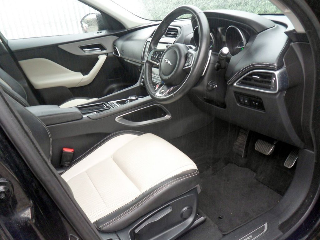 Used Jaguar F-Pace 2018 for sale - 77697693: Photo 5