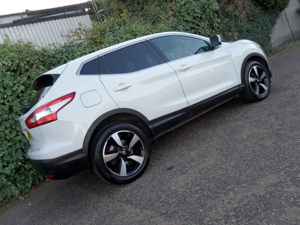 Used Nissan Qashqai 2015 for sale - 76119228: Photo 25