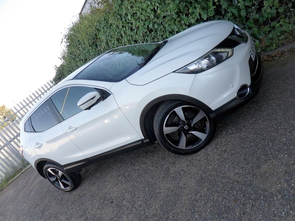 Used Nissan Qashqai 2015 for sale - 76119228: Photo 32