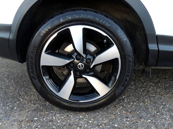 Used Nissan Qashqai 2015 for sale - 76119228: Photo 43