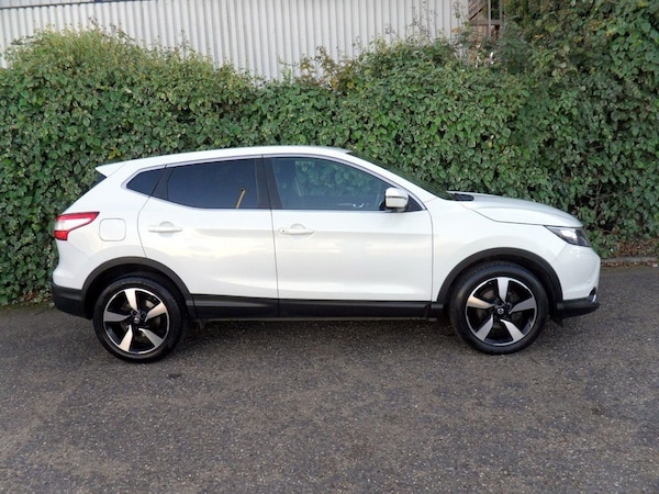 Used Nissan Qashqai 2015 for sale - 76119228: Photo 4