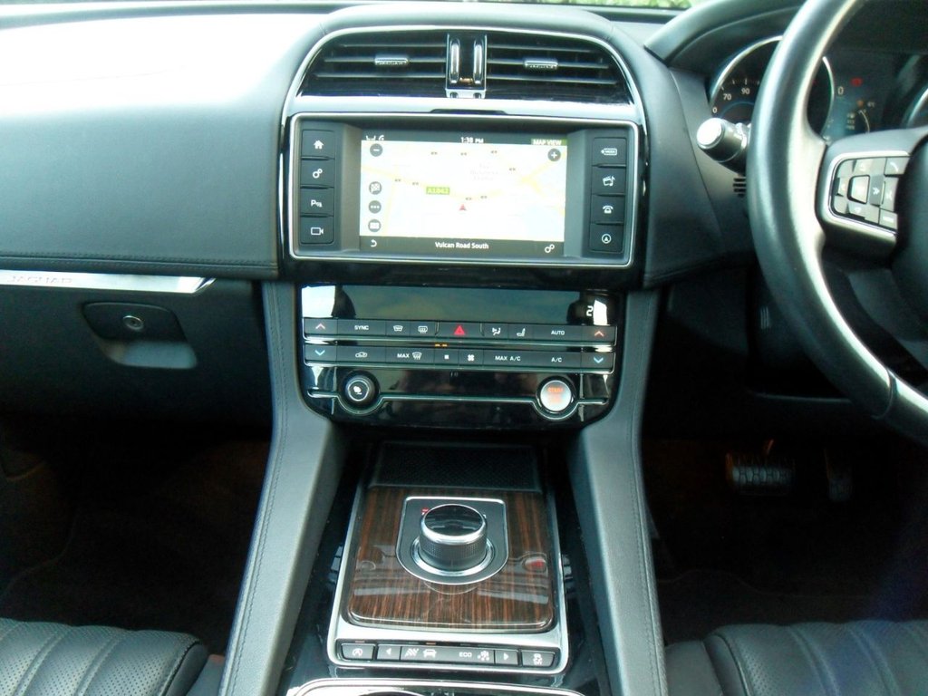 Used Jaguar F-Pace 2017 for sale - 77697688: Photo 30