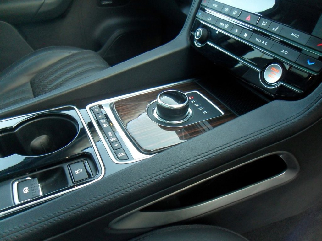 Used Jaguar F-Pace 2017 for sale - 77697688: Photo 36