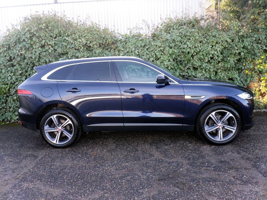 Used Jaguar F-Pace 2017 for sale - 77697688: Photo 4