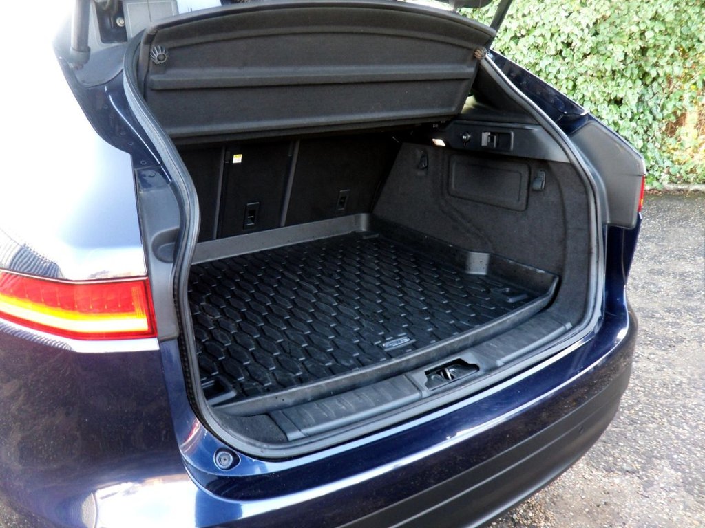 Used Jaguar F-Pace 2017 for sale - 77697688: Photo 45