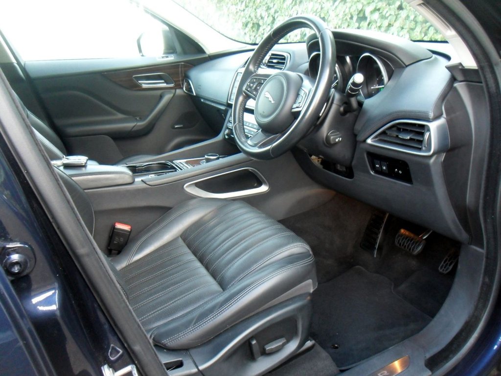 Used Jaguar F-Pace 2017 for sale - 77697688: Photo 5