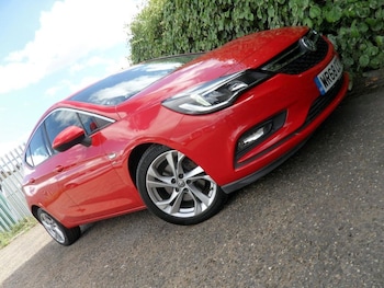 2018 (68) - 1.6 CDTi BlueInjection SRi Nav Hatchback 5dr Diesel Manual Euro 6 (s/s) (13