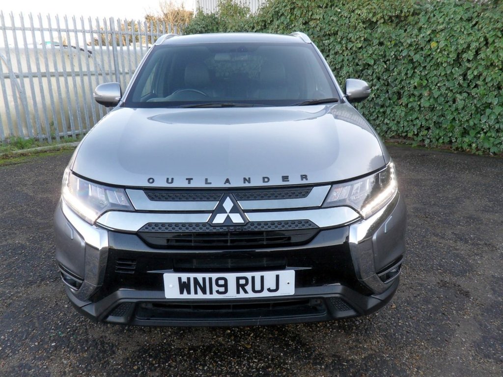 Used Mitsubishi Outlander 2019 for sale - 76642808: Photo 2