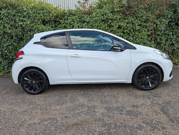 Used Peugeot 208 2017 for sale - 79608181: Photo