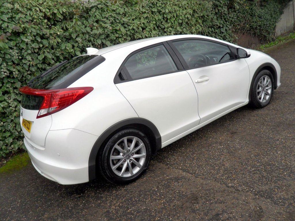 Used Honda Civic 2012 for sale - 77697702: Photo 26