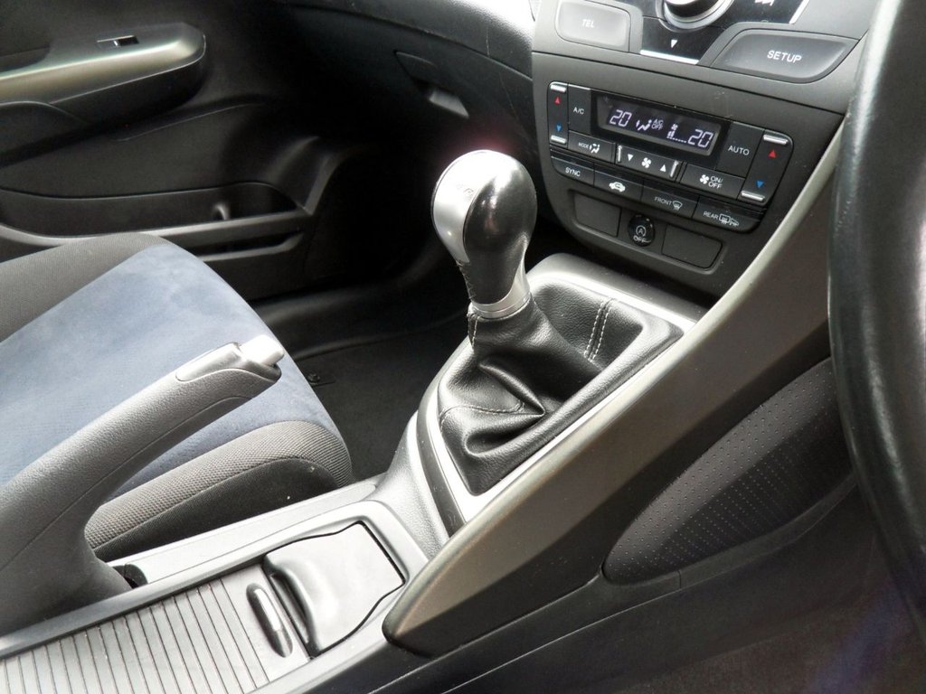 Used Honda Civic 2012 for sale - 77697702: Photo 30