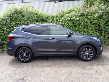 Used Hyundai Santa Fe 2017 for sale - 78892418: Photo
