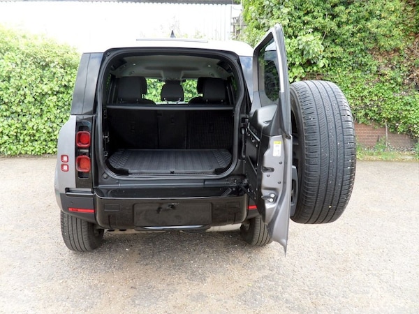 Used Land Rover Defender 110 2020 for sale - 76038633: Photo 37
