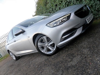 Vauxhall - Insignia