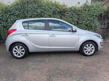 Used Hyundai i20 2014 for sale - 79608185: Photo