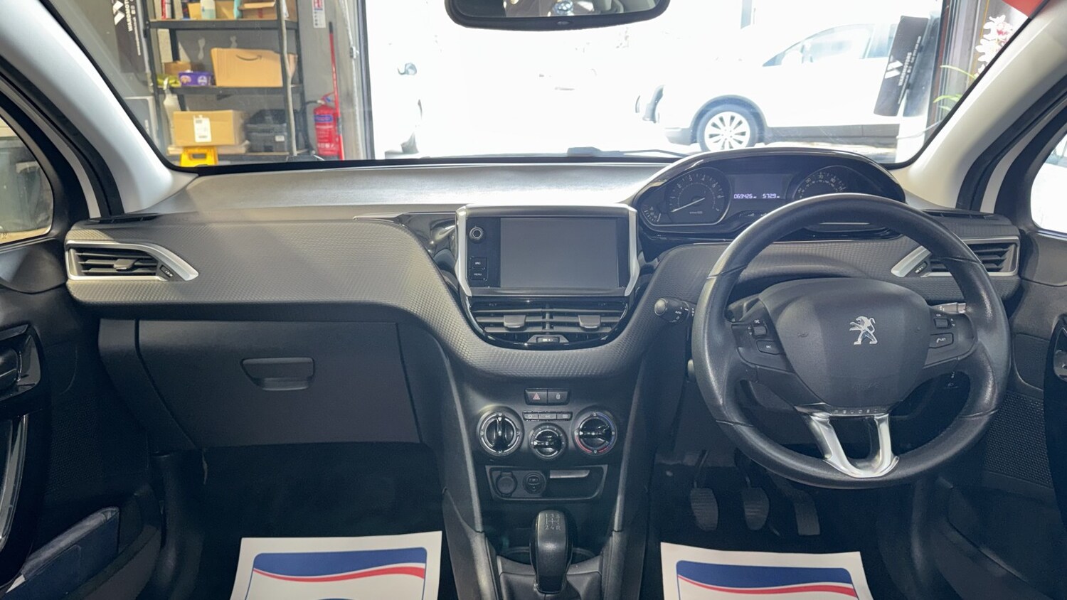 Used Peugeot 208 2015 for sale - 77766480: Photo 14