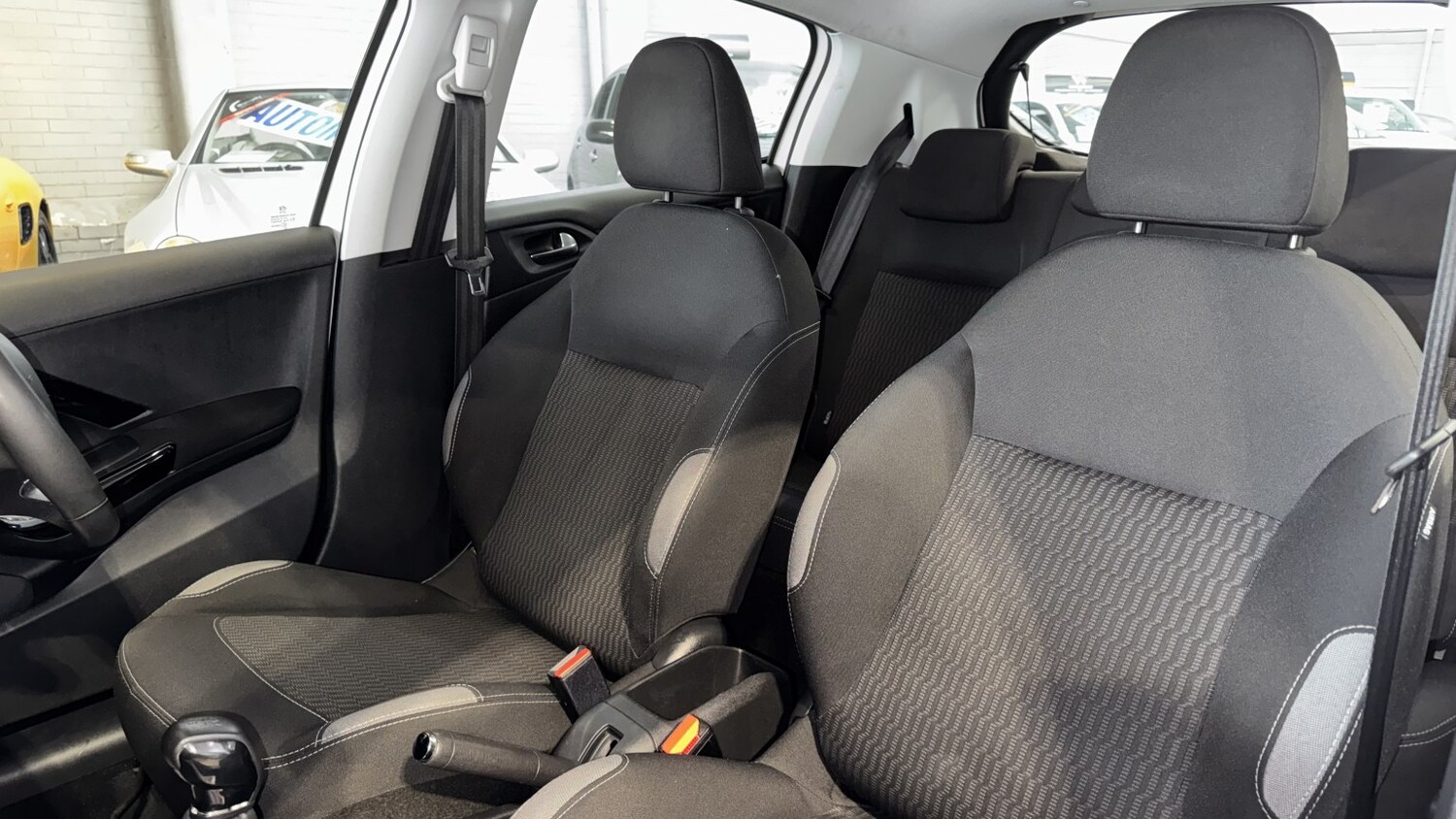 Used Peugeot 208 2015 for sale - 77766480: Photo 19