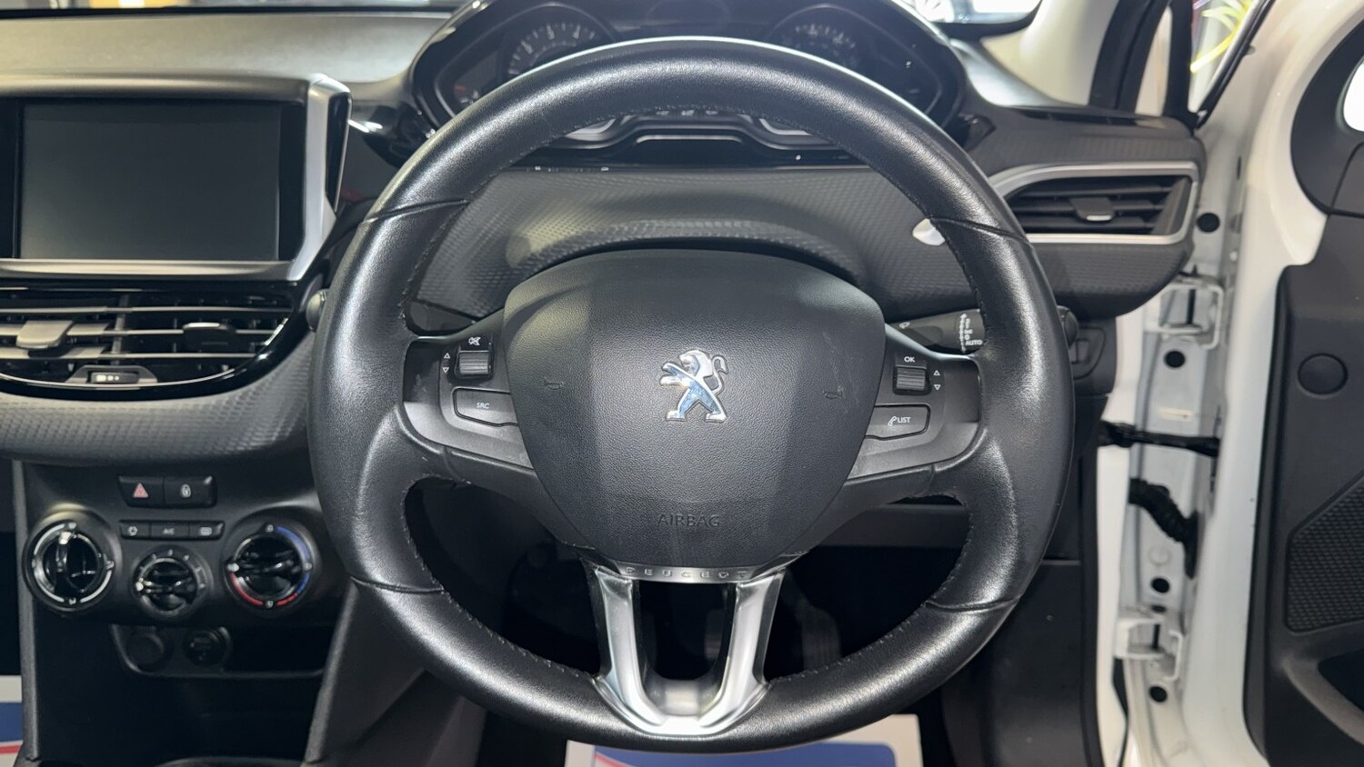 Used Peugeot 208 2015 for sale - 77766480: Photo 22
