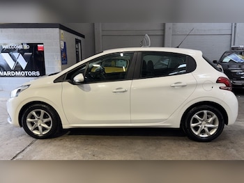 Used Peugeot 208 2015 for sale - 77766480: Photo