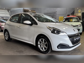 Used Peugeot 208 2015 for sale - 77766480: Photo