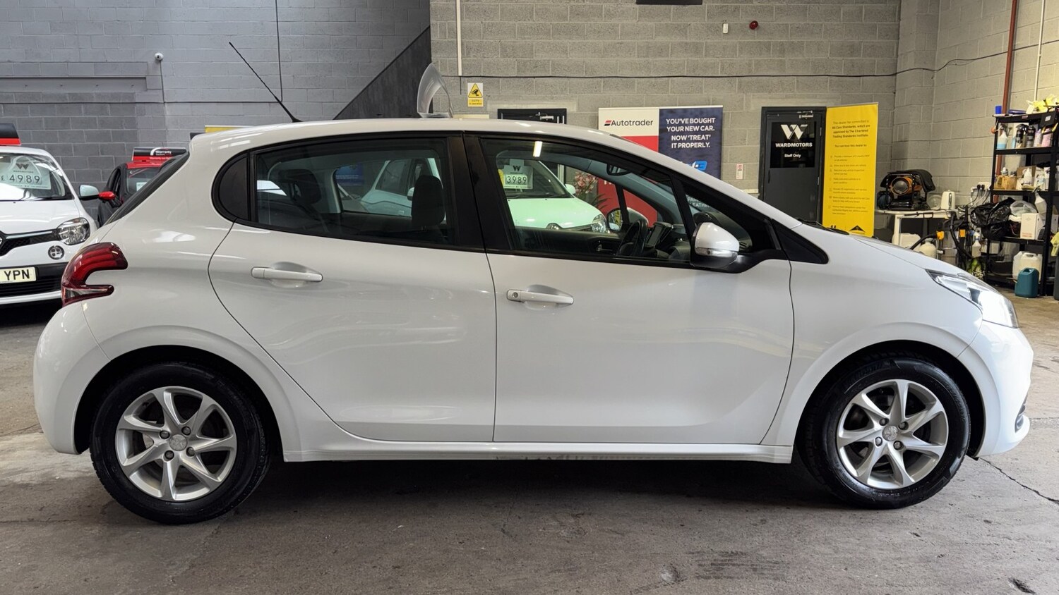 Used Peugeot 208 2015 for sale - 77766480: Photo 9