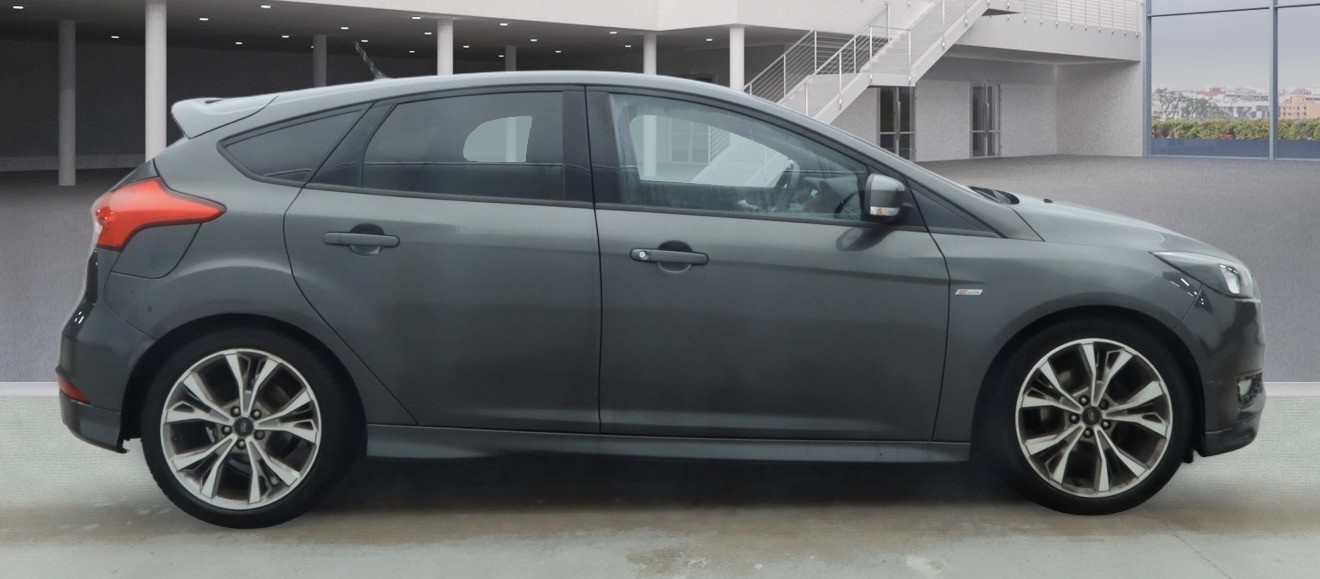 Used Ford Focus 2017 for sale - 76951079: Photo 10