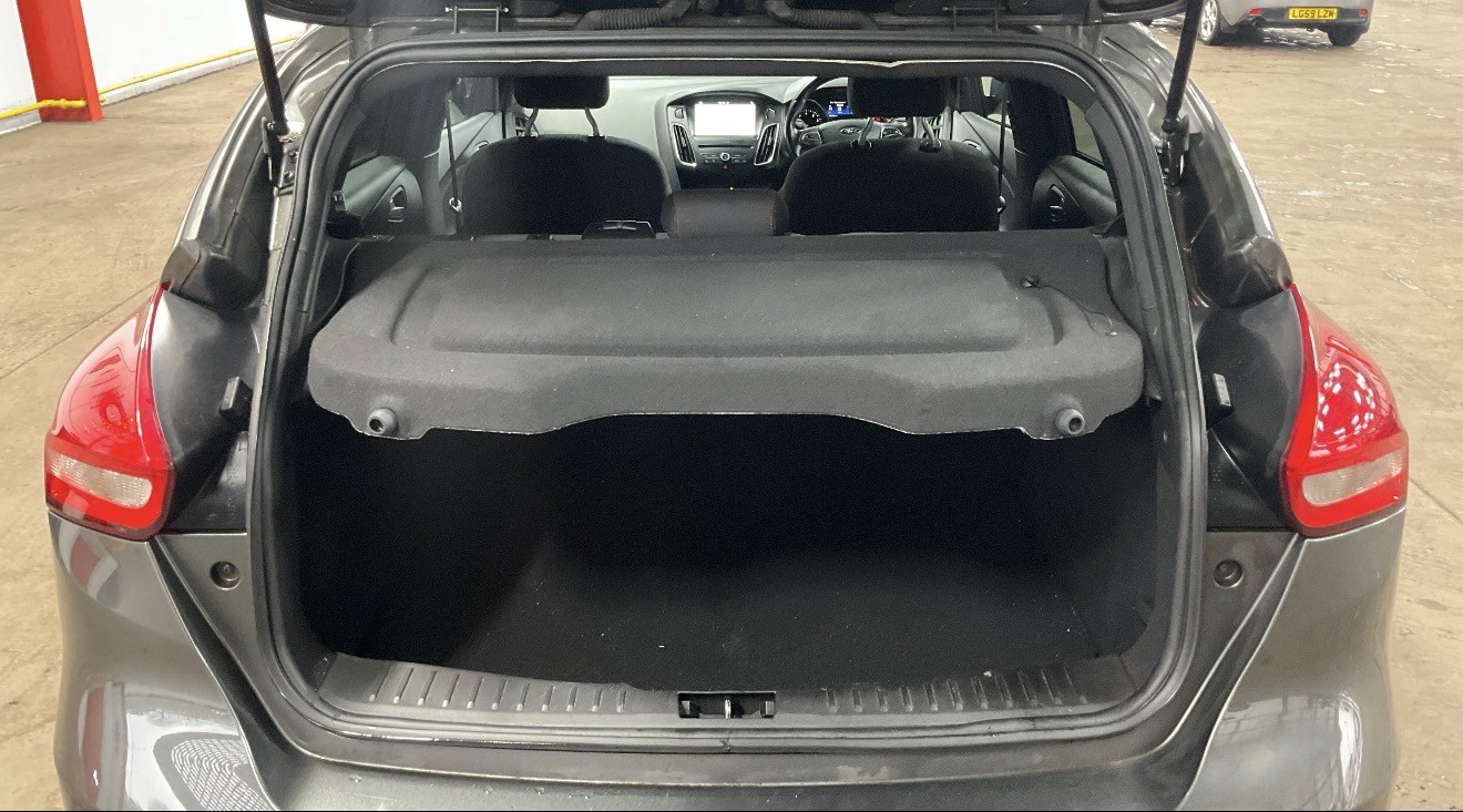 Used Ford Focus 2017 for sale - 76951079: Photo 11