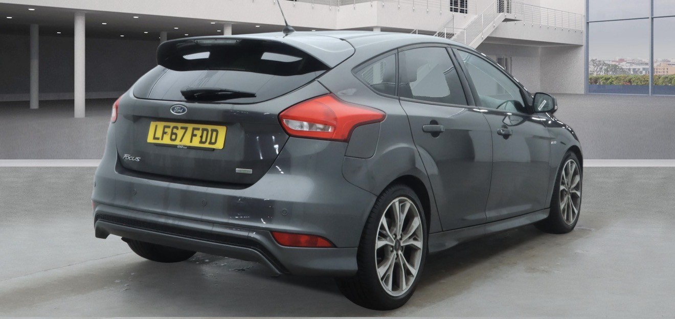 Used Ford Focus 2017 for sale - 76951079: Photo 2