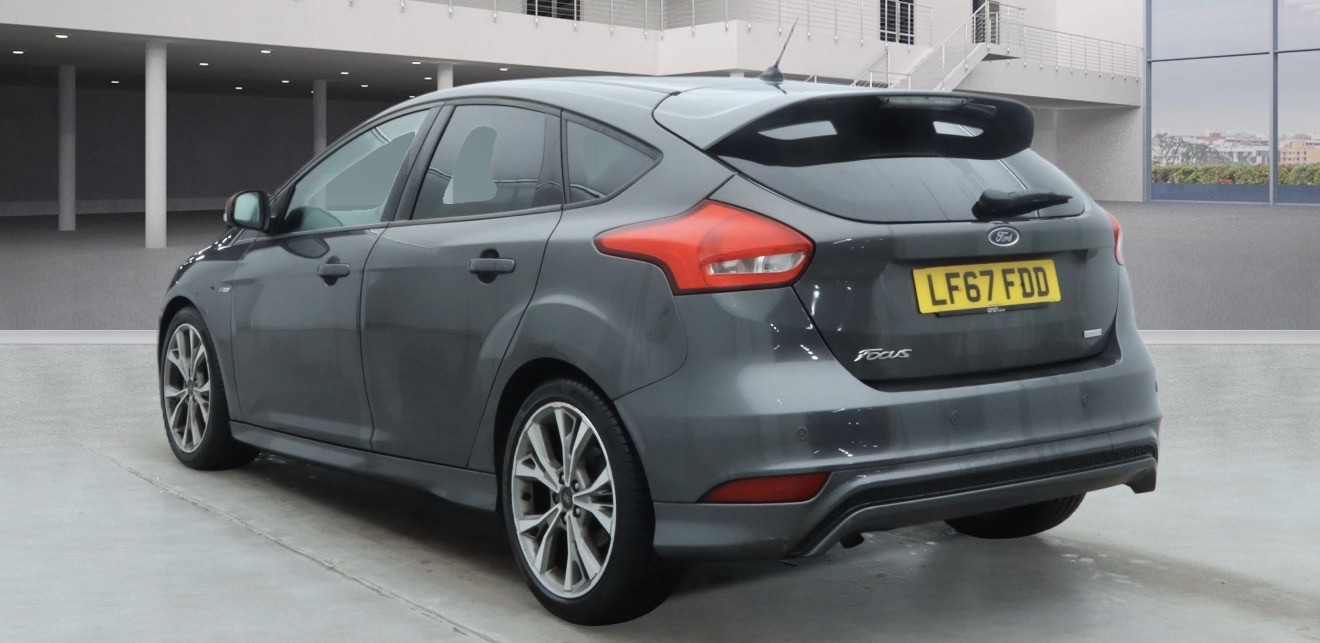 Used Ford Focus 2017 for sale - 76951079: Photo 4