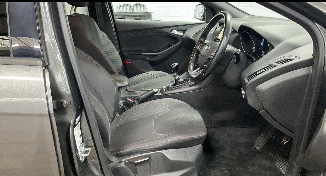 Used Ford Focus 2017 for sale - 76951079: Photo 5