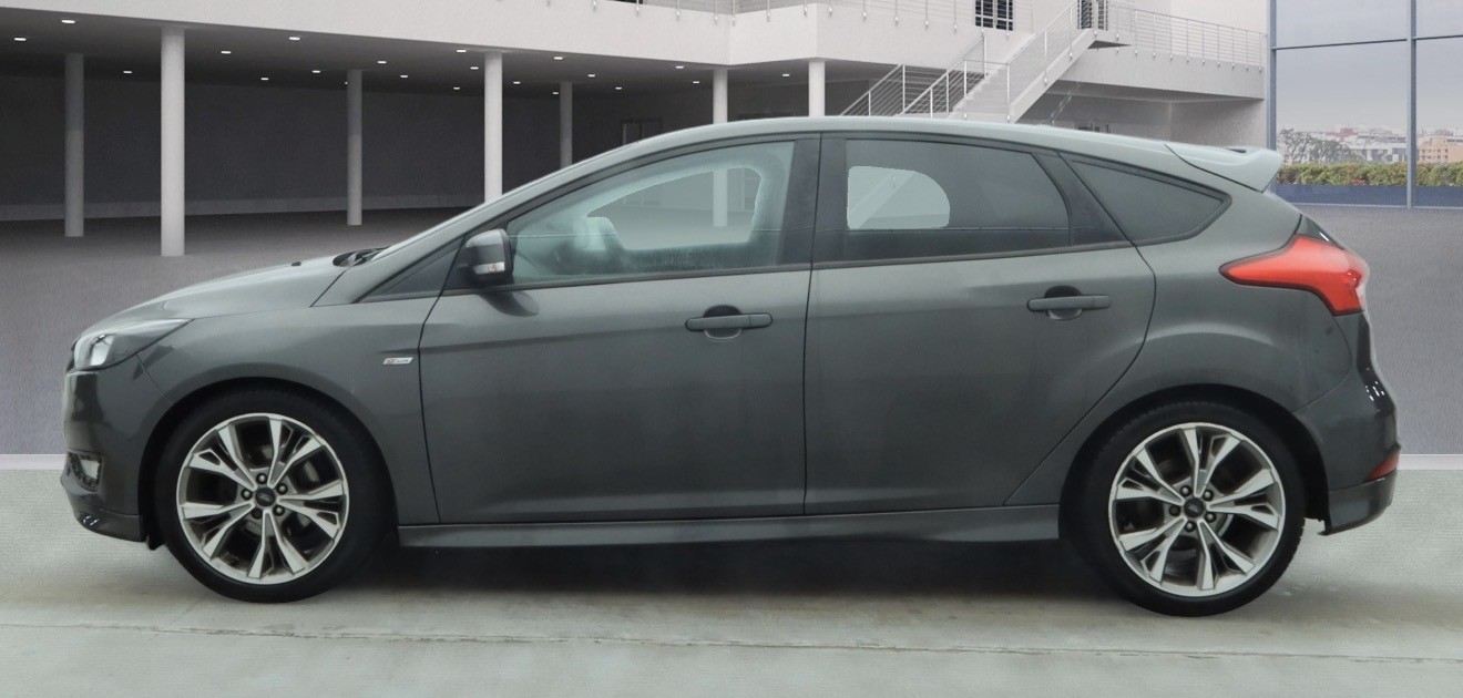 Used Ford Focus 2017 for sale - 76951079: Photo 9