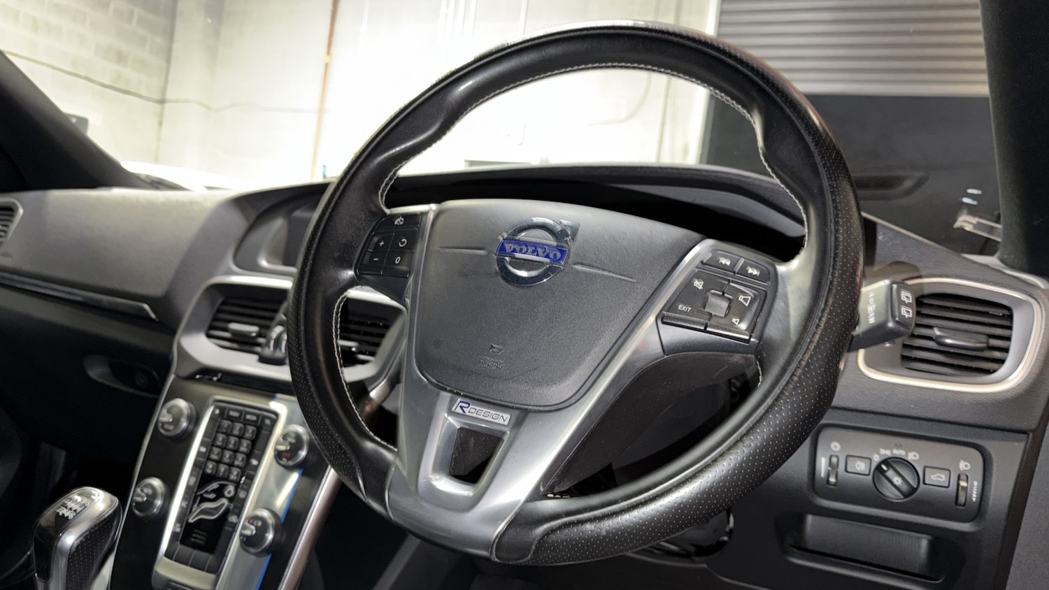 Used Volvo V40 2015 for sale - 77453035: Photo 21