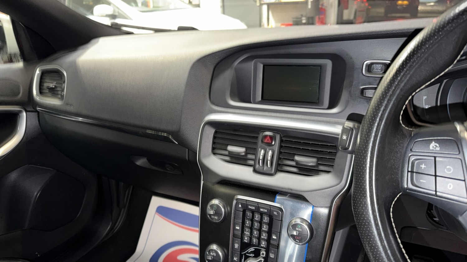 Used Volvo V40 2015 for sale - 77453035: Photo 23