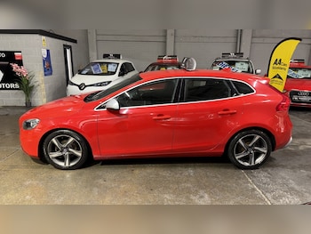 Used Volvo V40 2015 for sale - 77453035: Photo