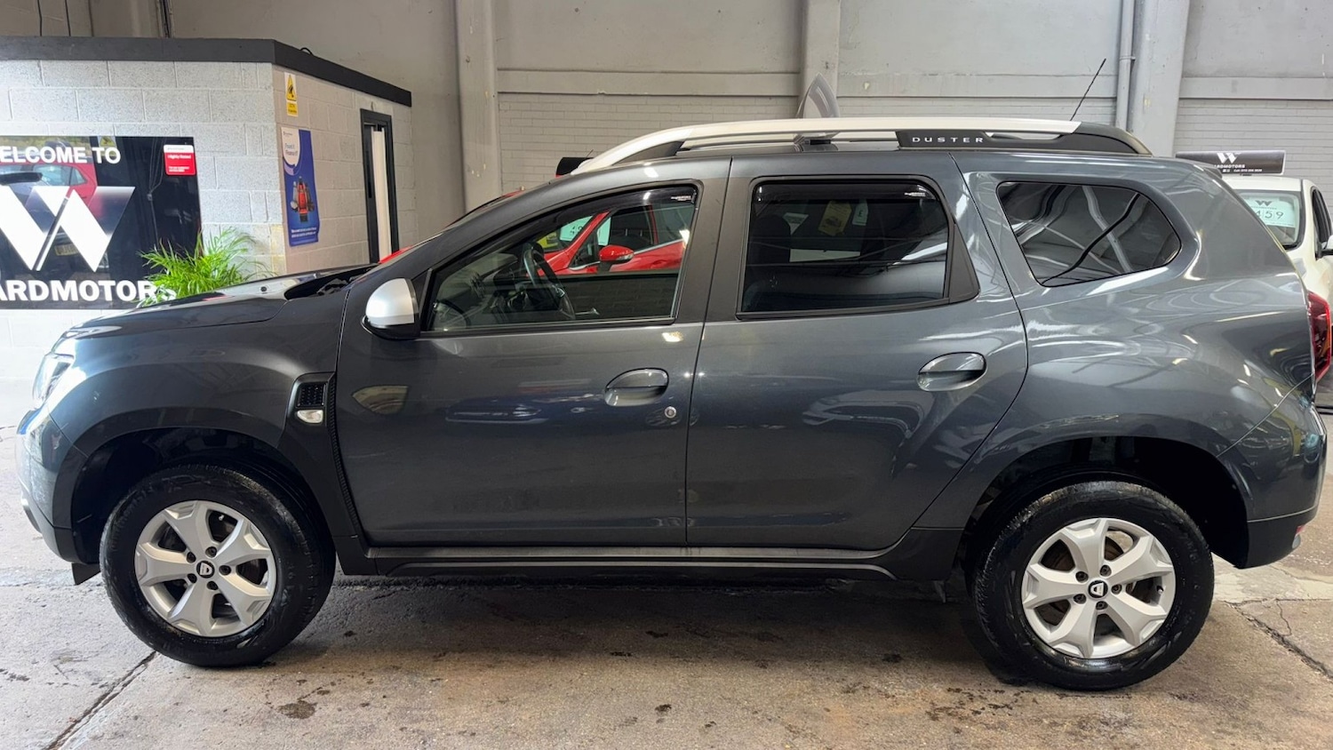 Used Dacia Duster 2020 for sale - 76673311: Photo 2
