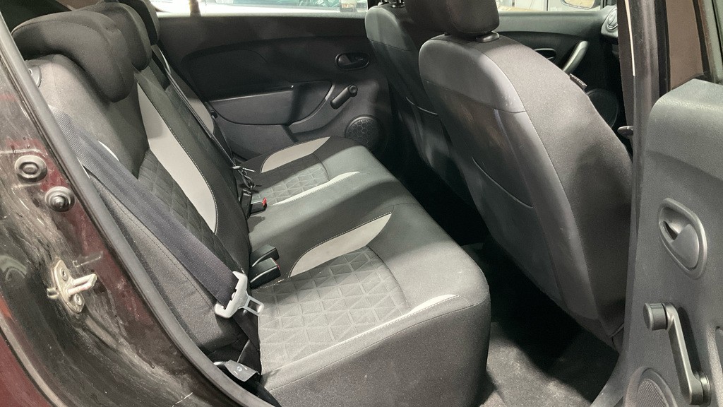 Used Dacia Sandero Stepway 2015 for sale - 77901271: Photo 6