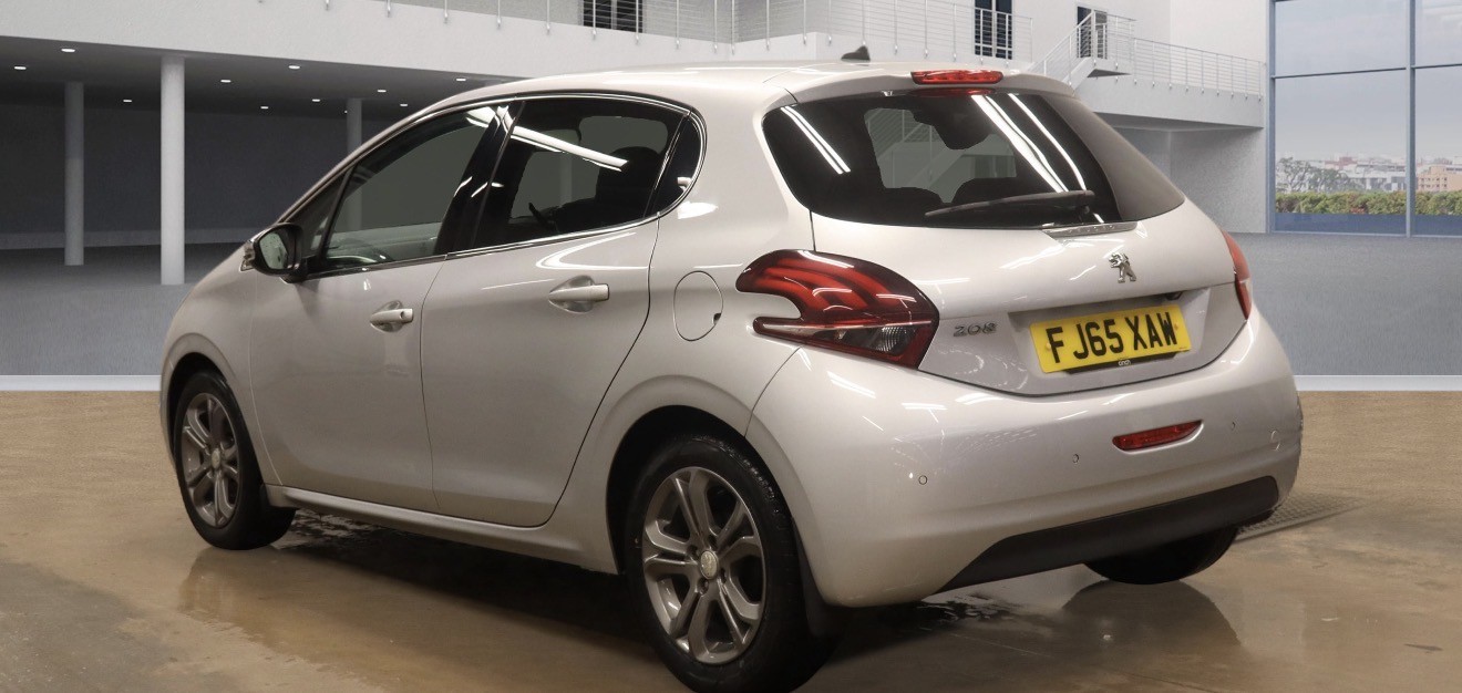 Used Peugeot 208 2015 for sale - 77011774: Photo 2