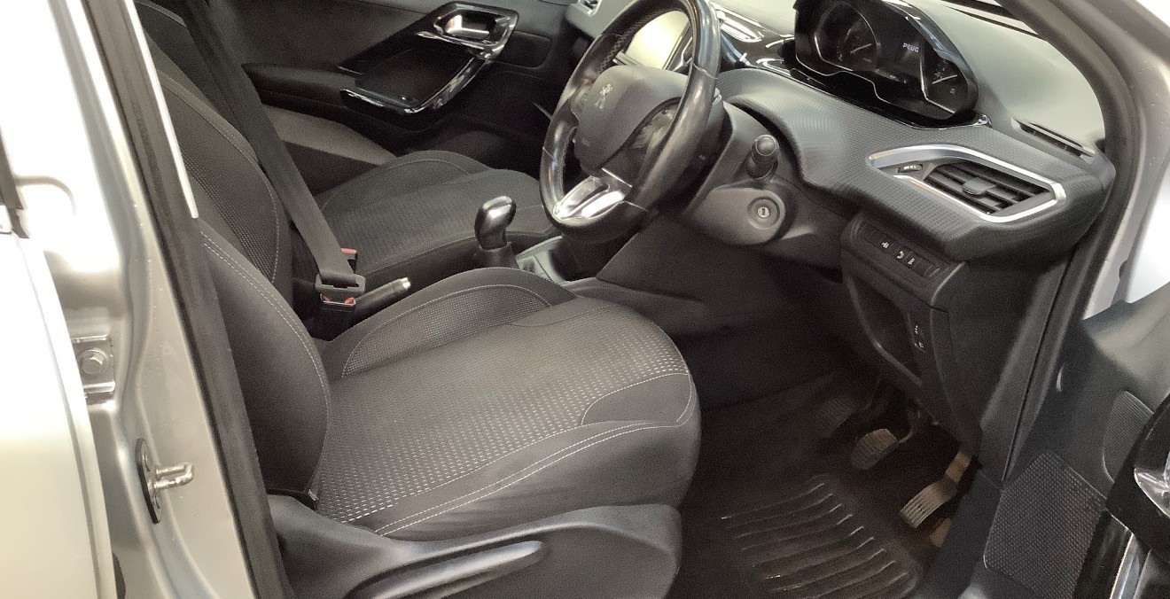 Used Peugeot 208 2015 for sale - 77011774: Photo 5