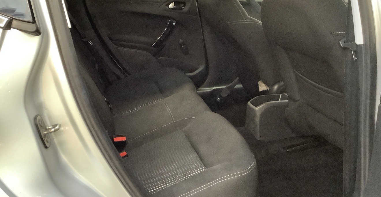 Used Peugeot 208 2015 for sale - 77011774: Photo 6